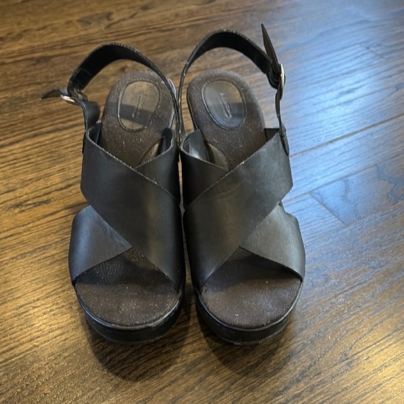Black Wedge Sandals- Size 9 - Picture 3 of 5